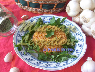 Sarımsaqlı Yarma Plovu